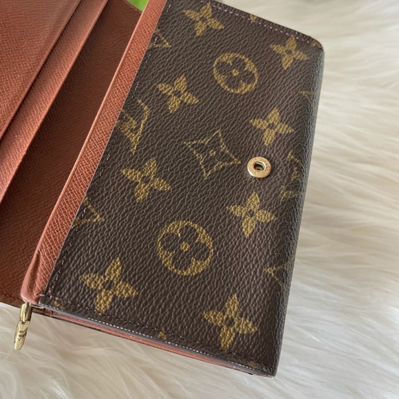 LOUIS VUITTON BIFOLD MONOGRAM WALLET - Picture 5 of 16
